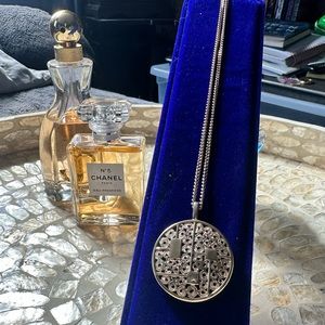 Vintage Sarah Coventry “Timeless Beauty” from 1977